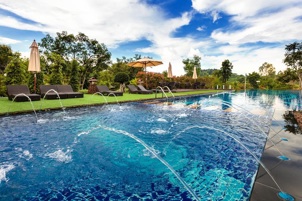 Phukumhom Khao Yai Hotel Wangkata Exterior foto