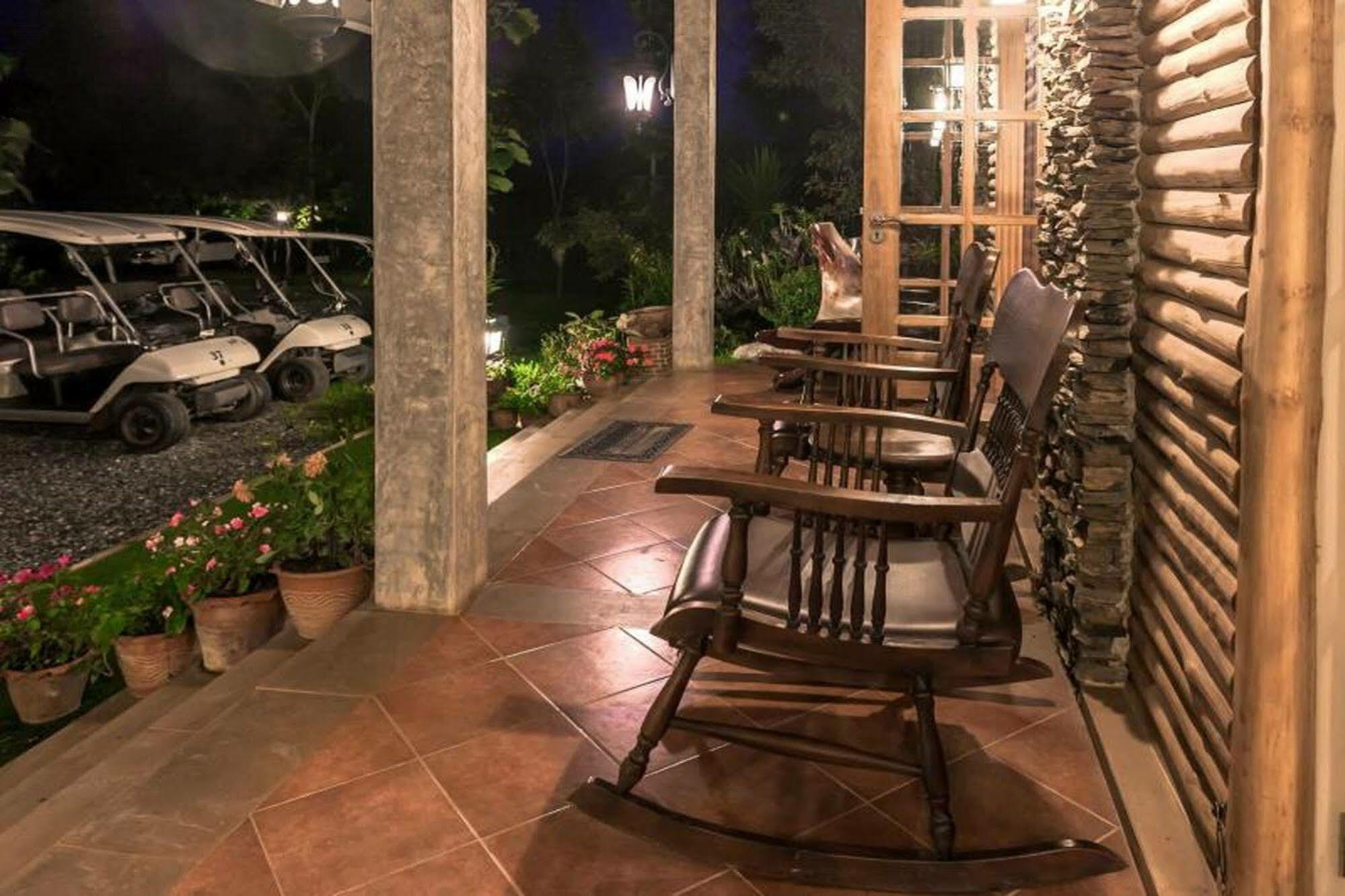 Phukumhom Khao Yai Hotel Wangkata Exterior foto