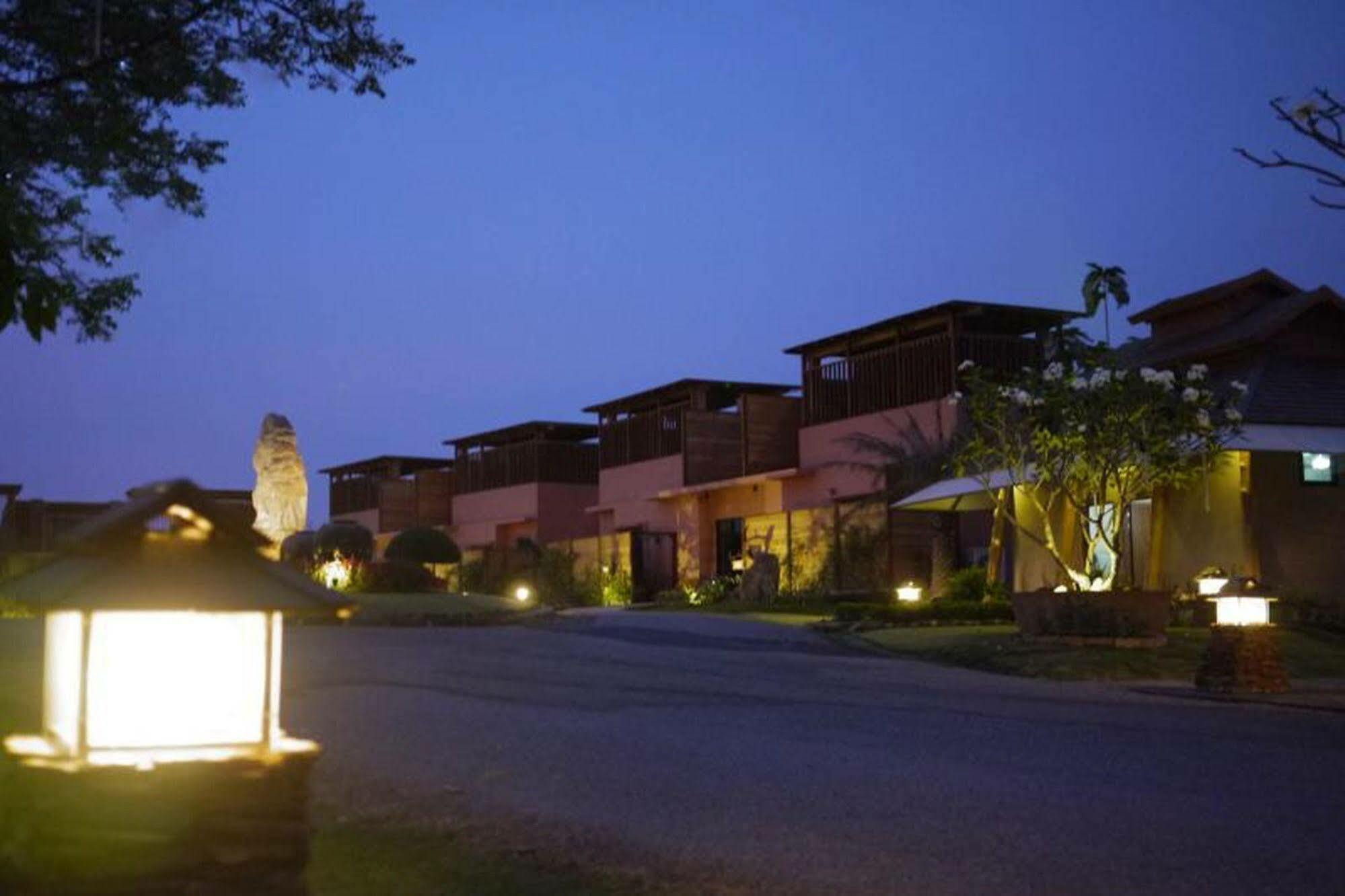 Phukumhom Khao Yai Hotel Wangkata Exterior foto