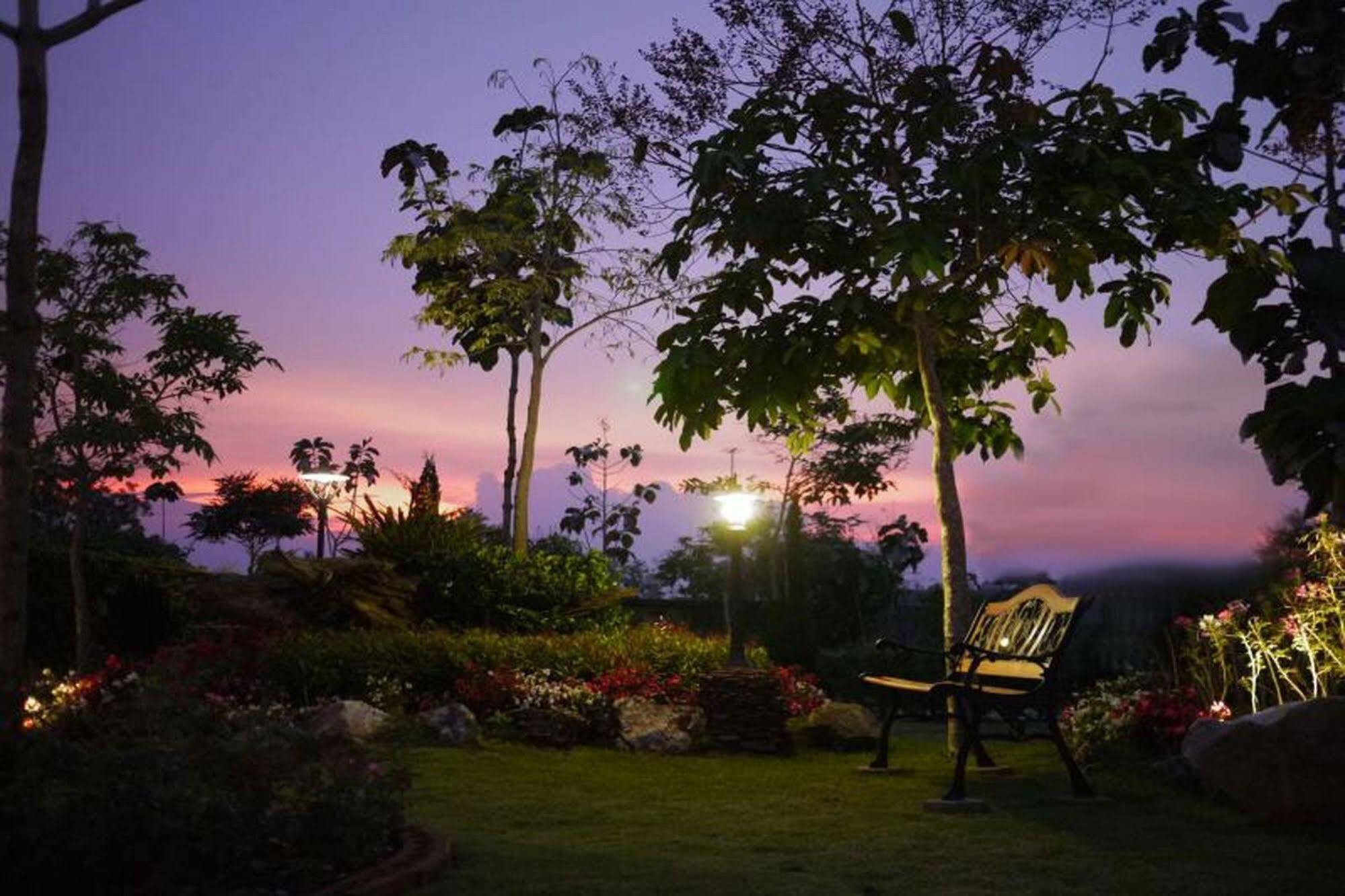 Phukumhom Khao Yai Hotel Wangkata Exterior foto